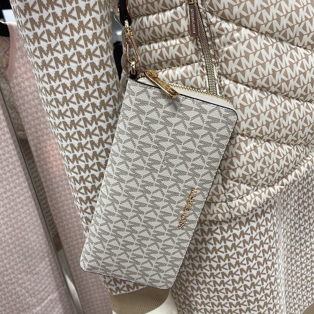 Michael Kors Jet Set Travel Large Travel CONTINENTAL wallet-wristlet-phoneholder - Picture 10 of 17